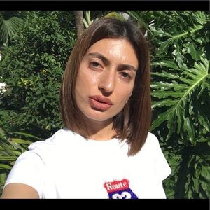 Meet your Posher, Maya